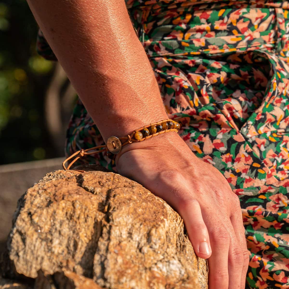 Bracelet FELID en pierres naturelles d'oeil de tigre et cuir - SLOYA